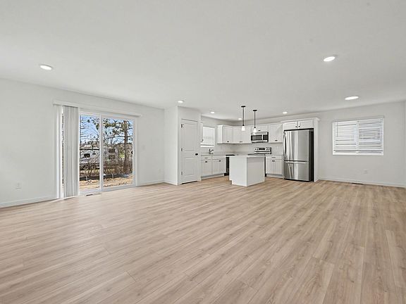 3rd image of 1642 Roosevelt Ct