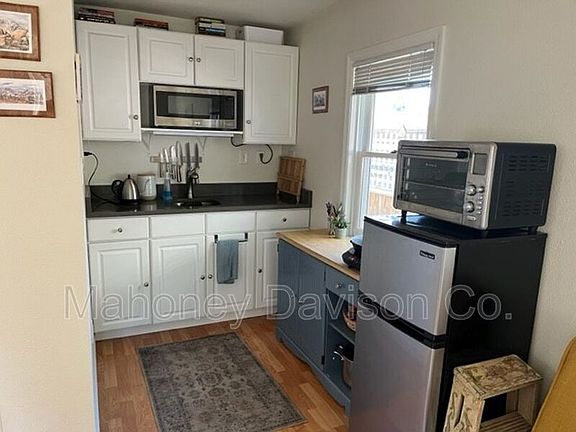 2nd image of 515 Howard St #B