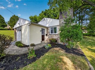 208 Danbury Dr, Syracuse, NY 13219