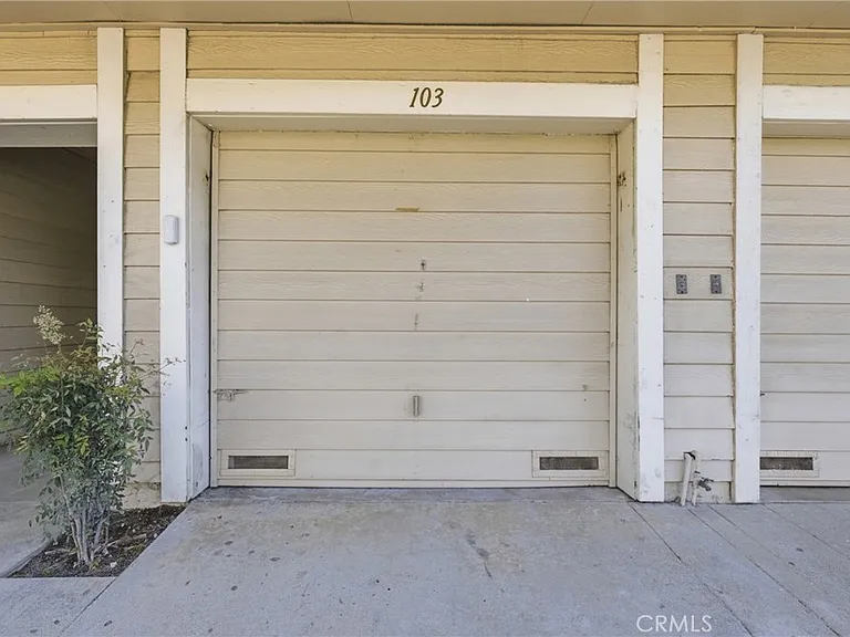 4900 N Grand Ave #103 — Photo 18
