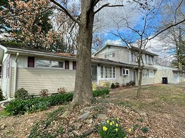 1203 Florence Dr, Fairfield, IL 62837