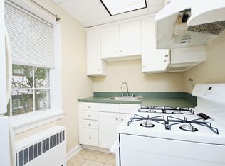 32 University Cir UNIT 102, Charlottesville, VA