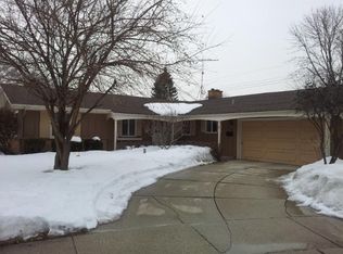 3304 Maple Cir, Sheboygan, WI 53081