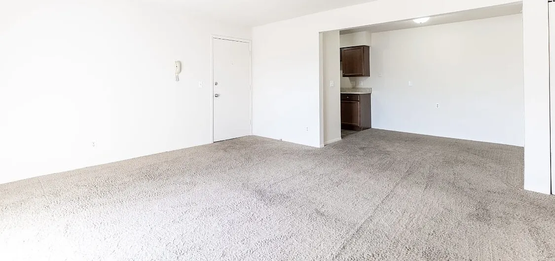 2700 West Forrest Hill Avenue — Photo 1