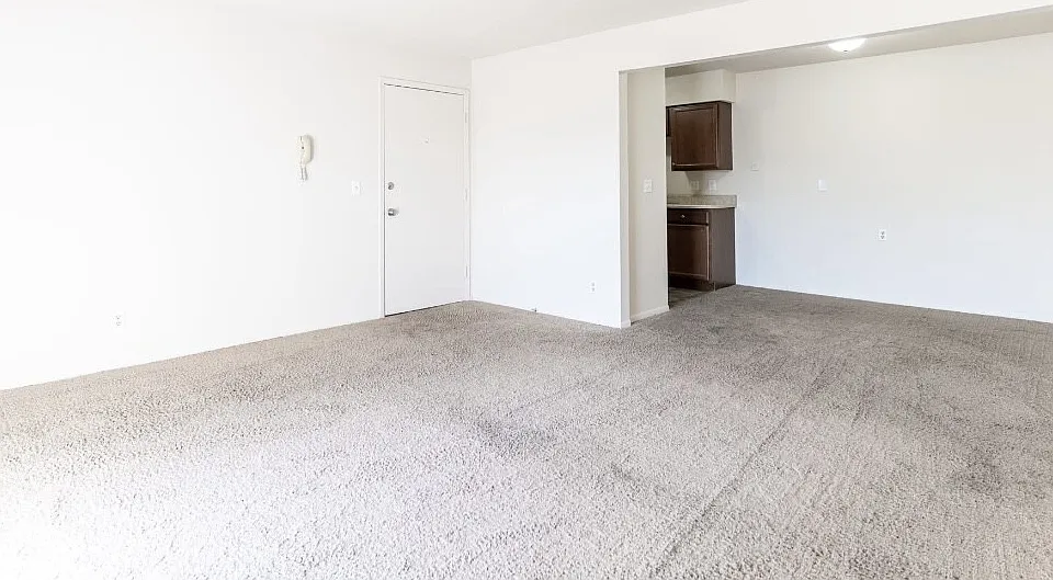 2700 W Forrest Hill Ave