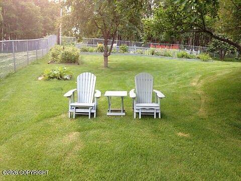 3rd image of 3700 E Ruth Dr