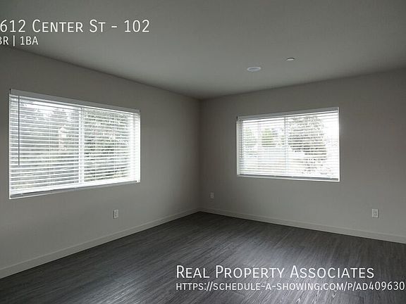 5th image of 3612 Center St #102