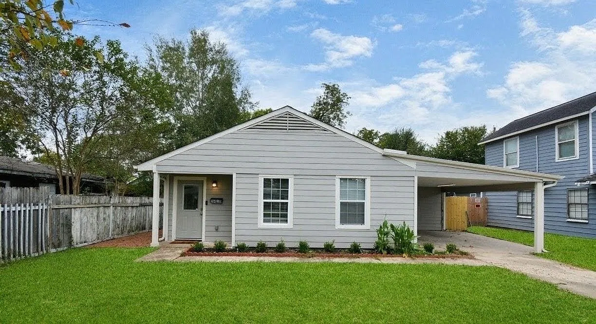 3 bed, 2.0 bath, 1072 sqft, $1,800 — Photo 1
