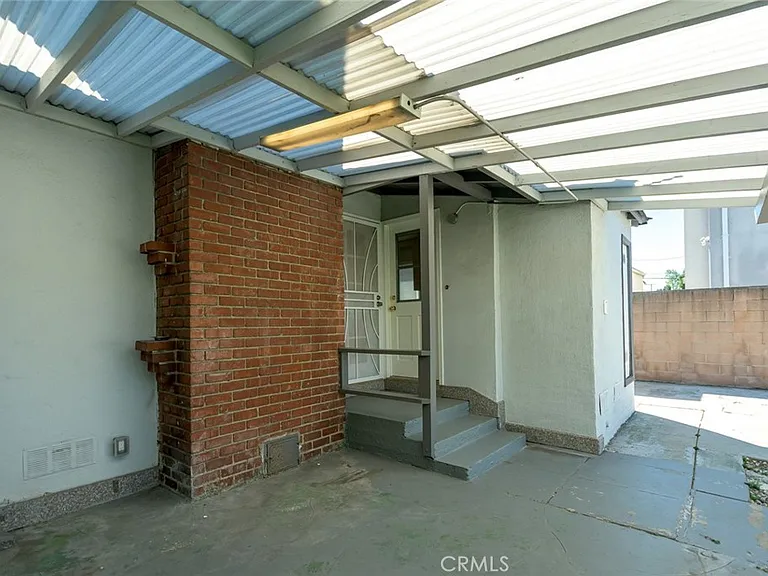 2111 N Verdugo Rd — Photo 44