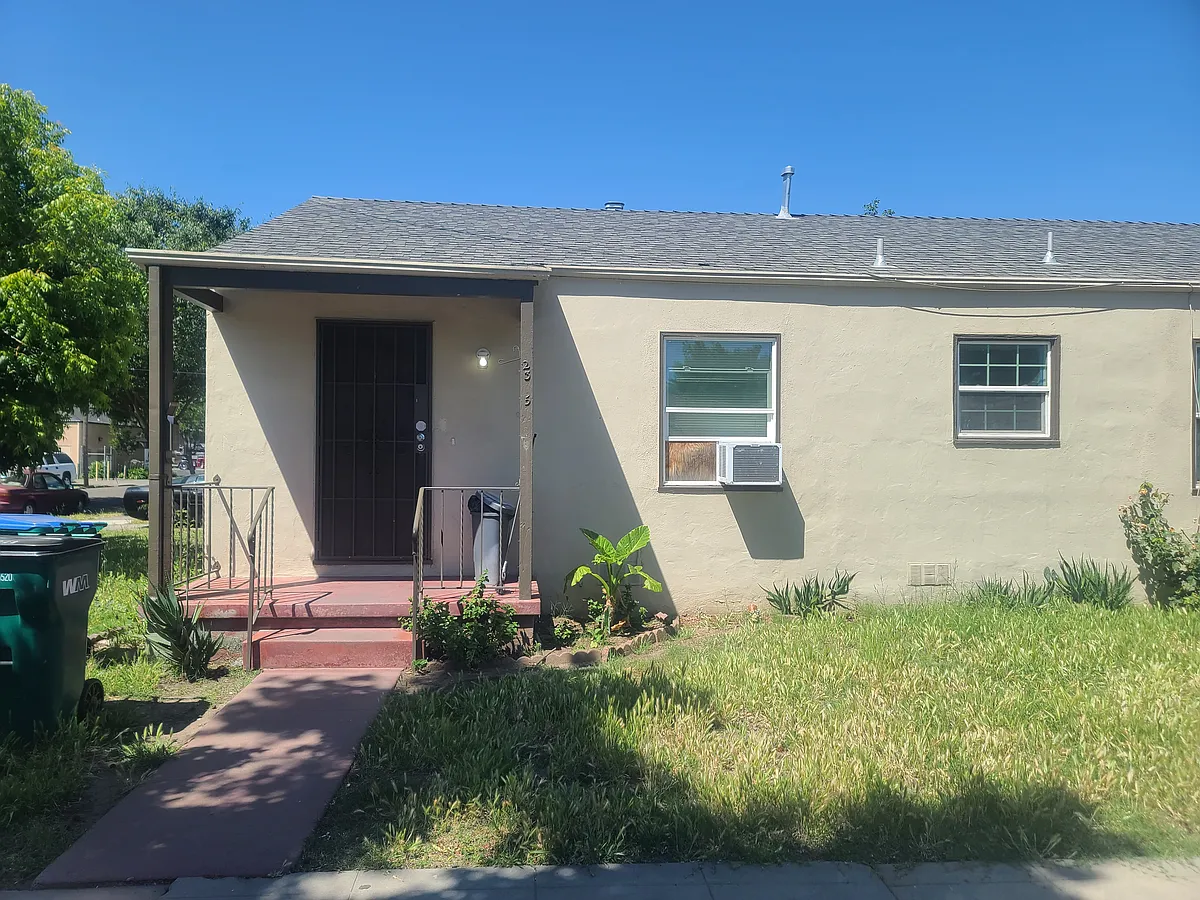 Building Photo - 2305 N Hunter St #2305