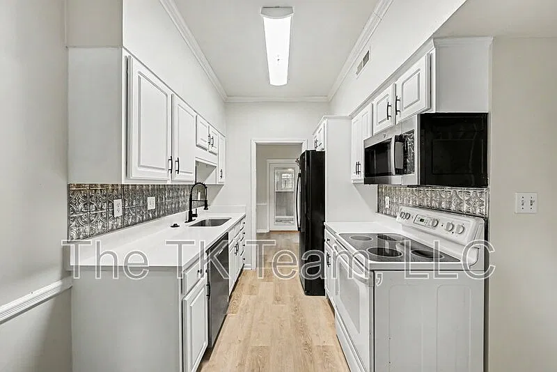2 bed, 2.0 bath, 1173 sqft, $1,800 — Photo 3
