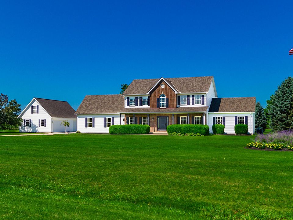 1st image of 4645 Meadowgrove Dr