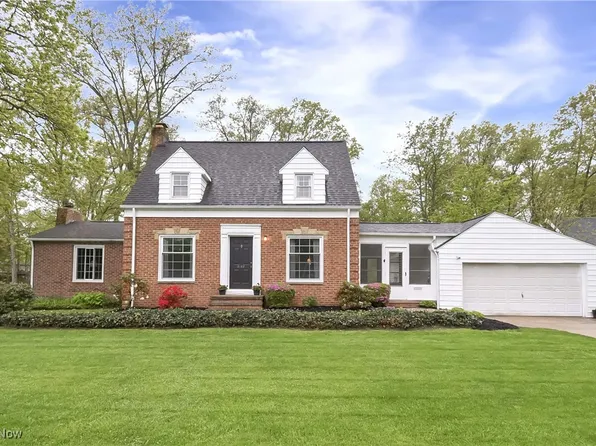 6122 Fitch Rd, North Olmsted, OH 44070