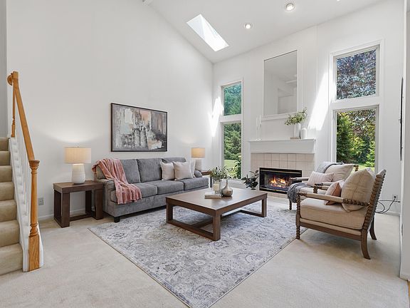 3rd image of 4197 Lake Forest Dr E