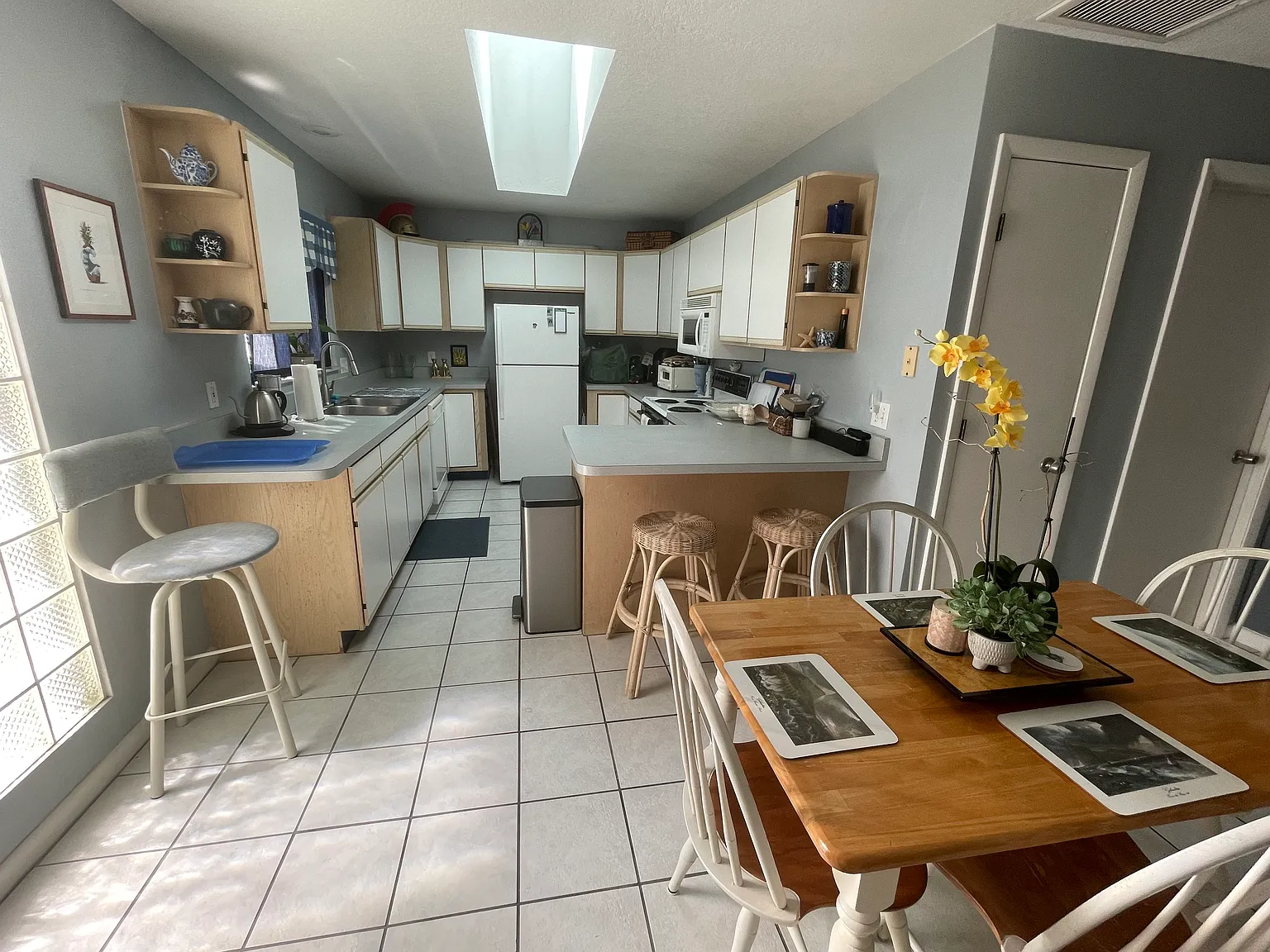2 bed, $2,400 — Photo 1