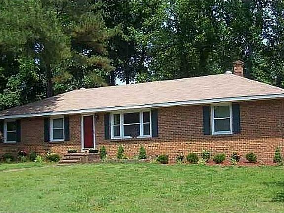 2nd image of 2833 Meadow Wood Dr E