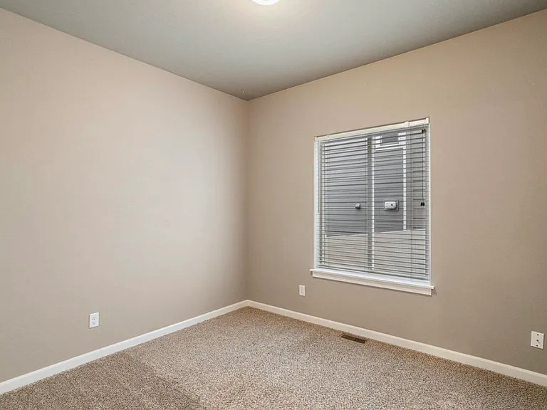 2720 S Seabiscuit Dr — Photo 8