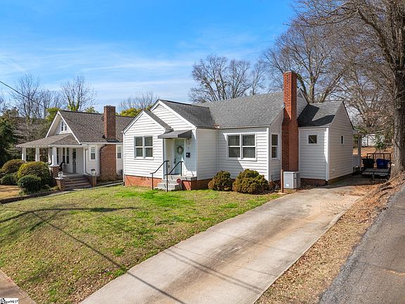 2nd image of 10 Waccamaw Ave