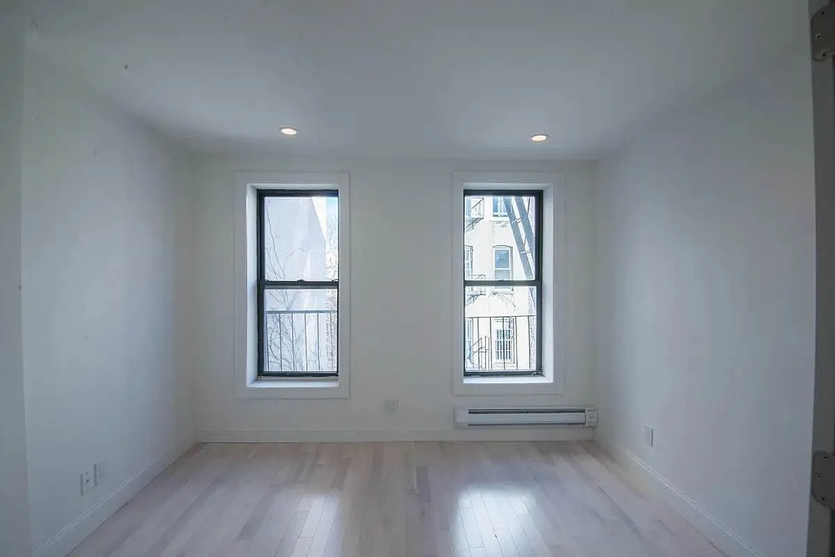 620 East 6th Street — Photo 2