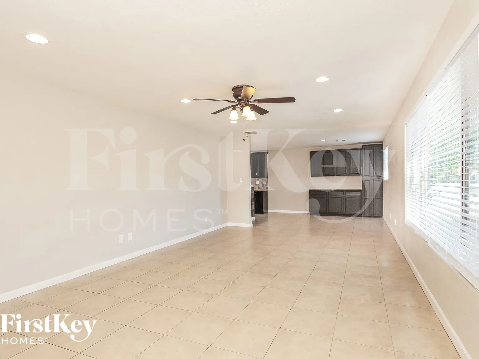3 bed, 2.0 bath, 1342 sqft, $2,360 — Photo 4