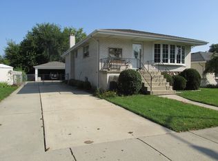 5754 W 101st St, Oak Lawn, IL