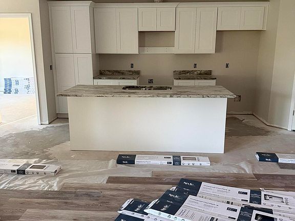 3rd image of 8179 Segura St