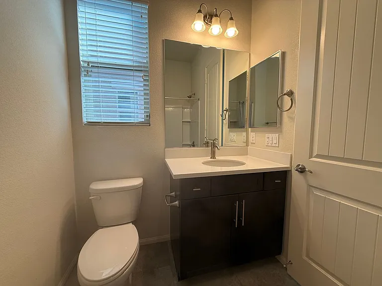 19255 Castana St — Photo 21