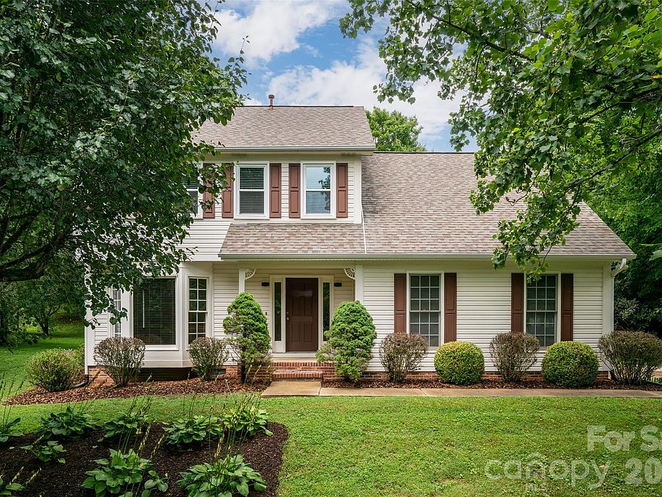 1st image of 204 Windsor Forest Cir