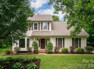 204 Windsor Forest Cir, Fletcher, NC 28732