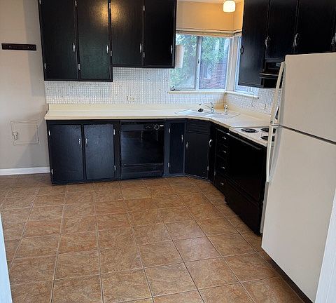 4th image of 2484 Zenobia St
