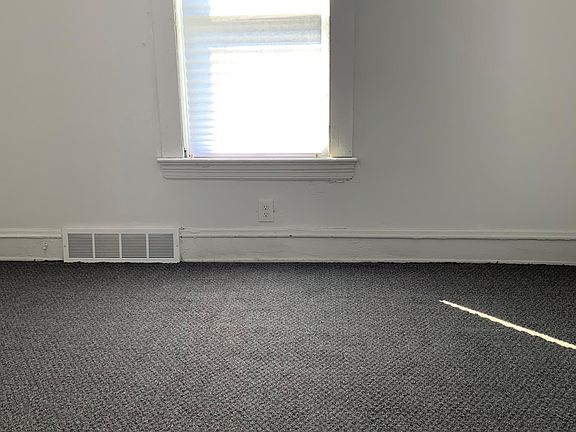 2nd image of 6211 Fullerton Ave #Up