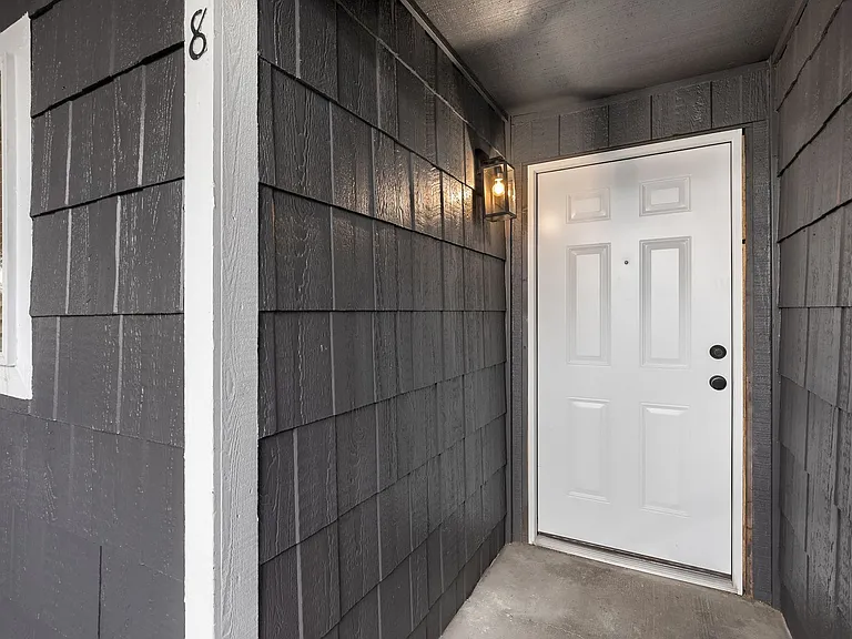 2550 N Vassault St — Photo 8