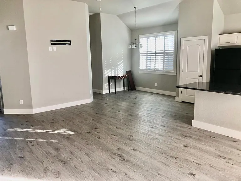 229 Riley Ln — Photo 5