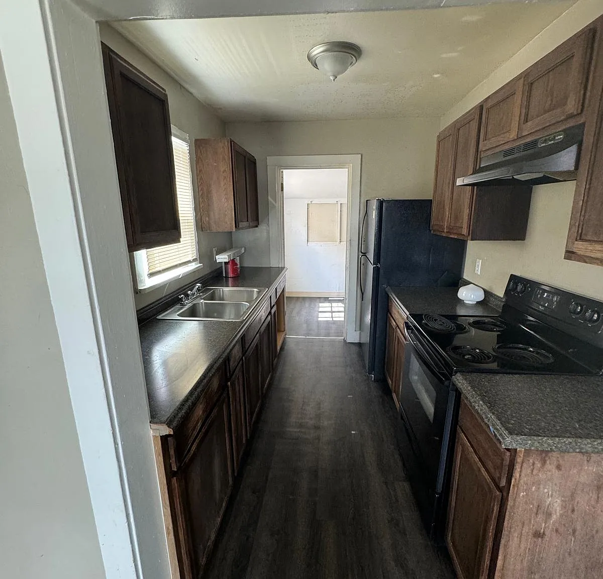 2 bed, 750 sqft, $1,800 — Photo 2