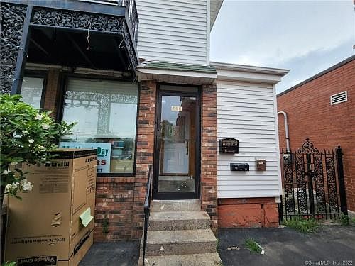 2nd image of 456 Main St #1
