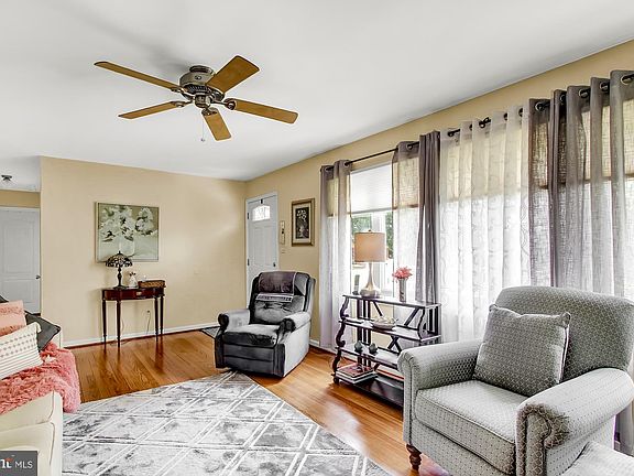 5th image of 104 Dublin Ct