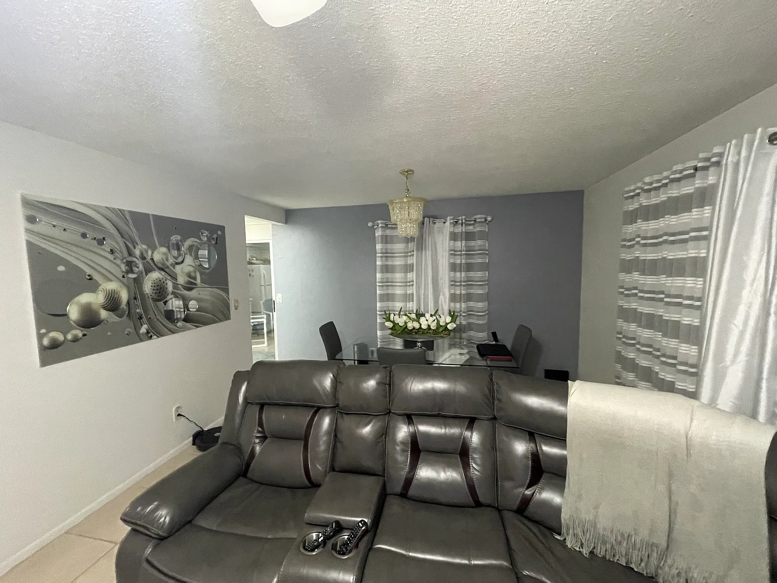 2 bed, 962 sqft, $1,300 — Photo 2