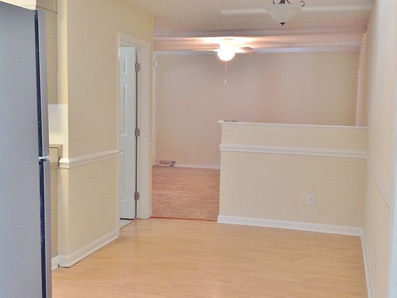 4th image of 815 Edinburgh Dr