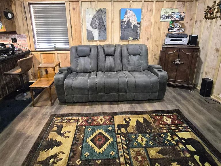 Listing photo 5