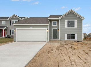 5759 Kiverton Ridge Dr SE, Kentwood, MI 49508