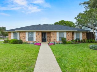 242 Woodcrest Dr, Richardson, TX 75080