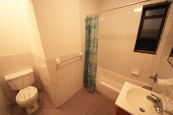 Rented by Kings Court Real Estate | media 4