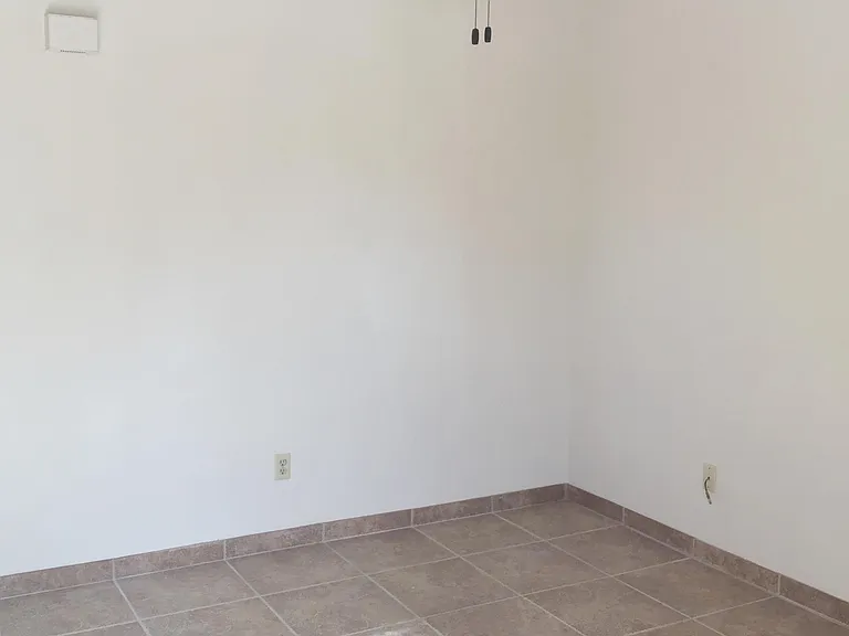 465 Salopek Blvd — Photo 3