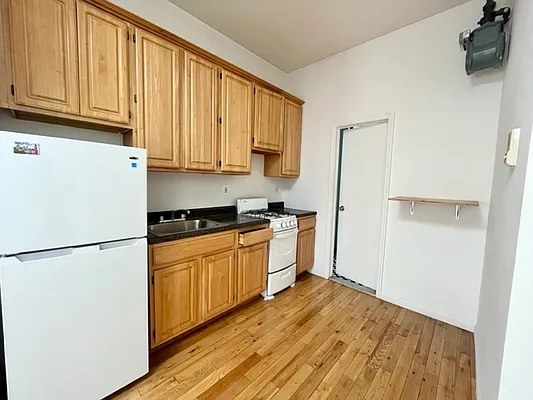 Rented by Best Apartments North Inc | media 8