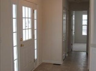 372 Cobblestone Cir, Harvard, IL 60033