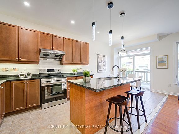 5th image of 73 Pillar Rock Cres