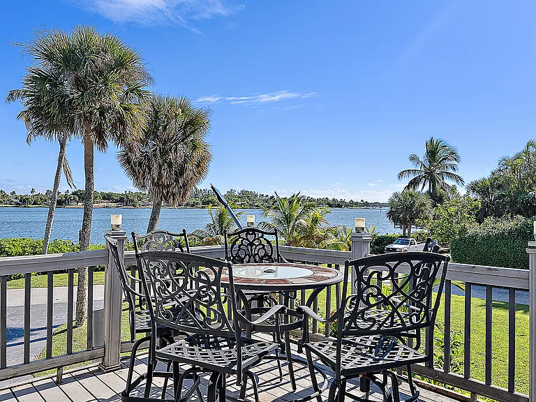 12140 SE Indian River Dr N — Photo 45