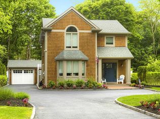 104 Oneck Ln, Westhampton, NY 11978