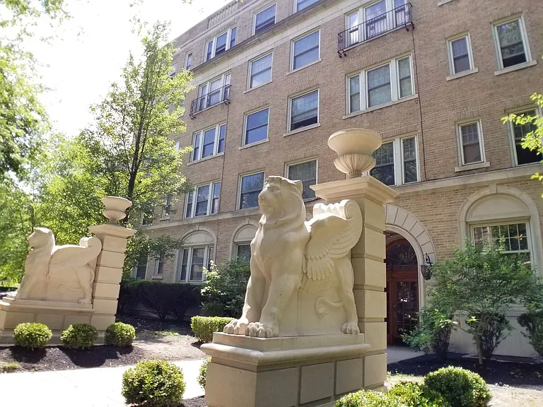 Bryant Apartments — Photo 18