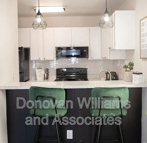 Woodland Park Apartments — Photo 9